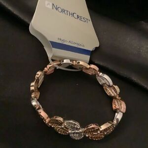 Northcrest Women's Hypoallergenic Leafy Intertwined 2 Layered Bracelet NWT